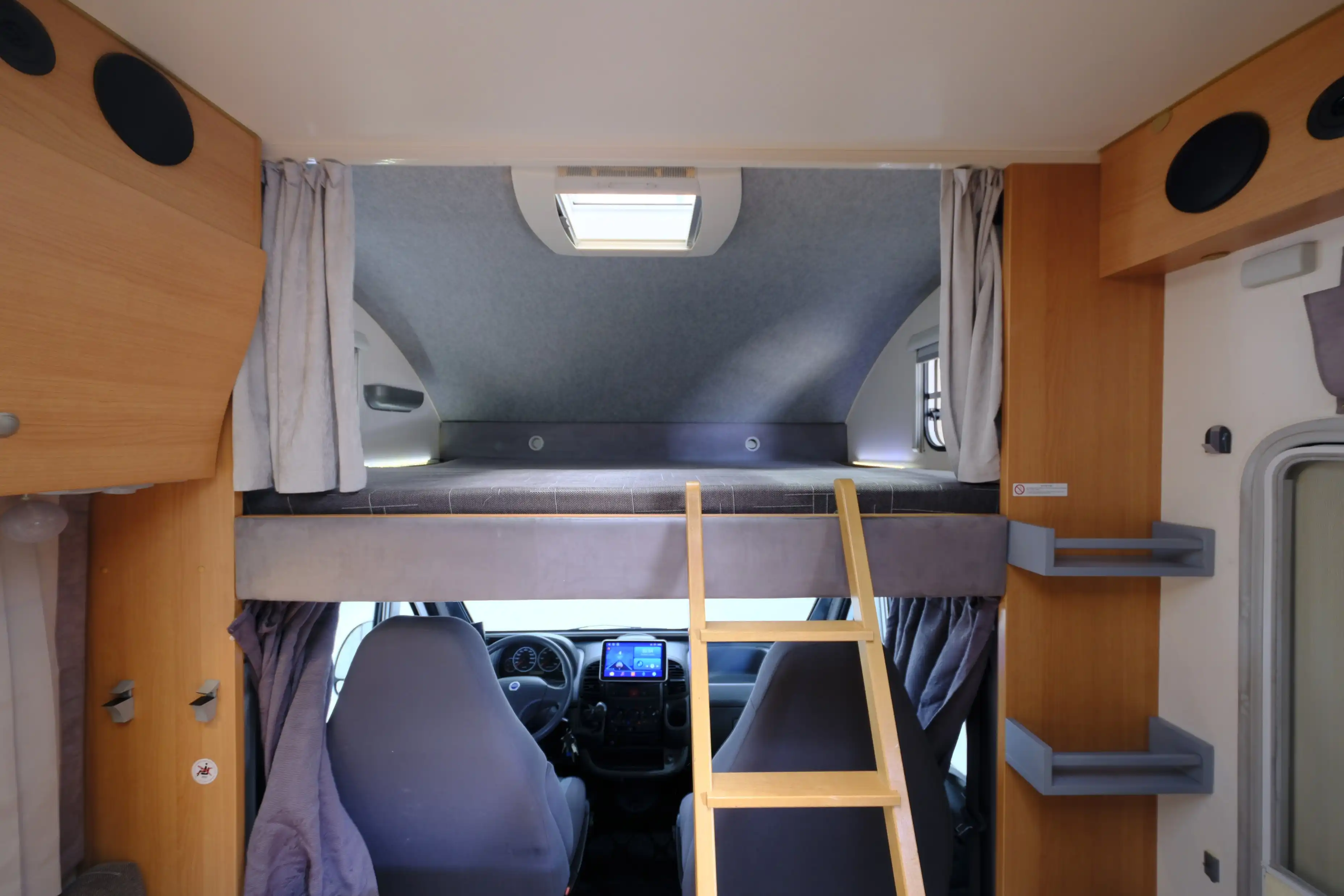KNAUS Sun Traveller 658 LG